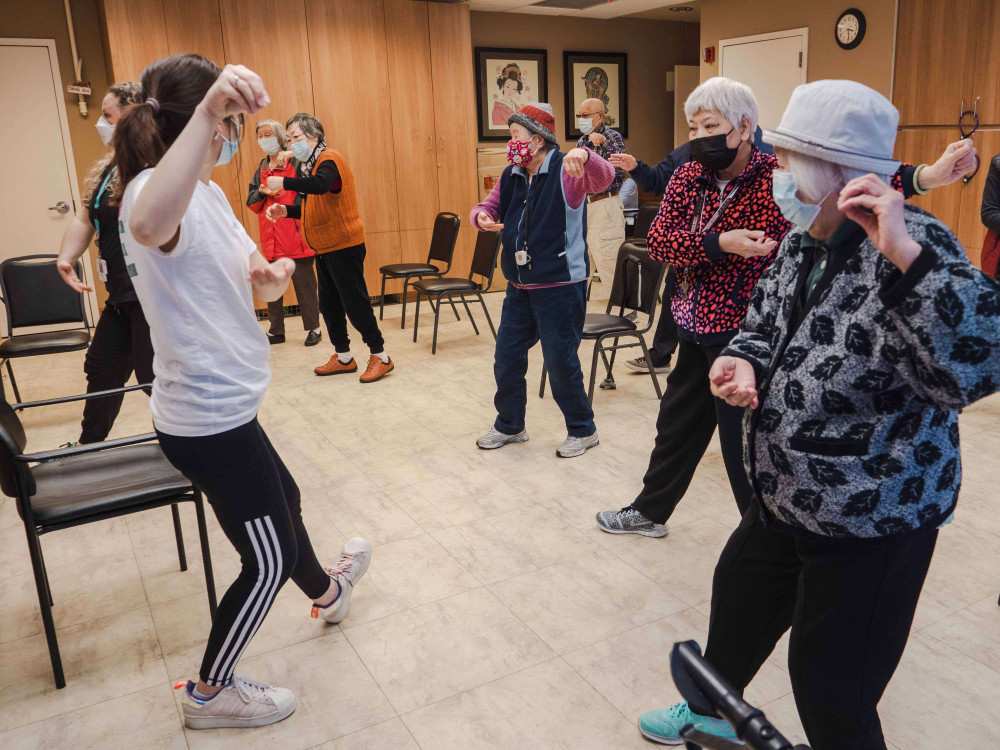 ICHS Tai Ji Quan instructors teach class at Legacy House ICHS