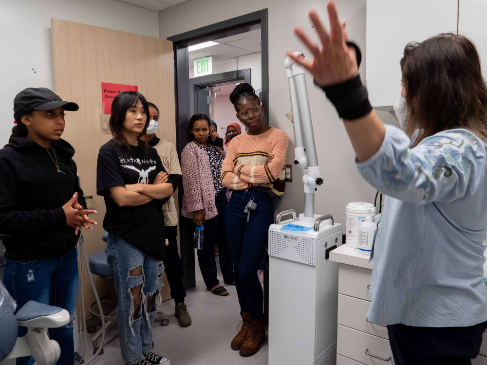 Seattle World School Healthcare Careers Camp photo by ICHS, Theo Bickel (3)