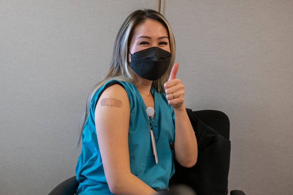 Dr Julie Do ICHS Flu Shots 2023.JPG
